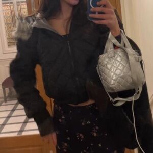 (IM OPEN TO OFFERS!! ❤️❤️ Women's Black puffer fur hoodie